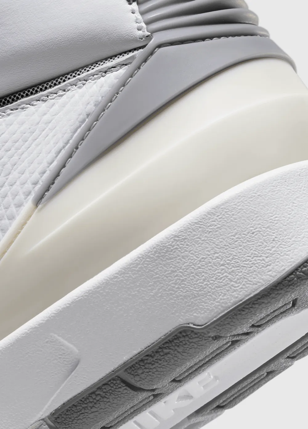 Air Jordan 2 Retro 'Cement Grey' Sneakers (GS)