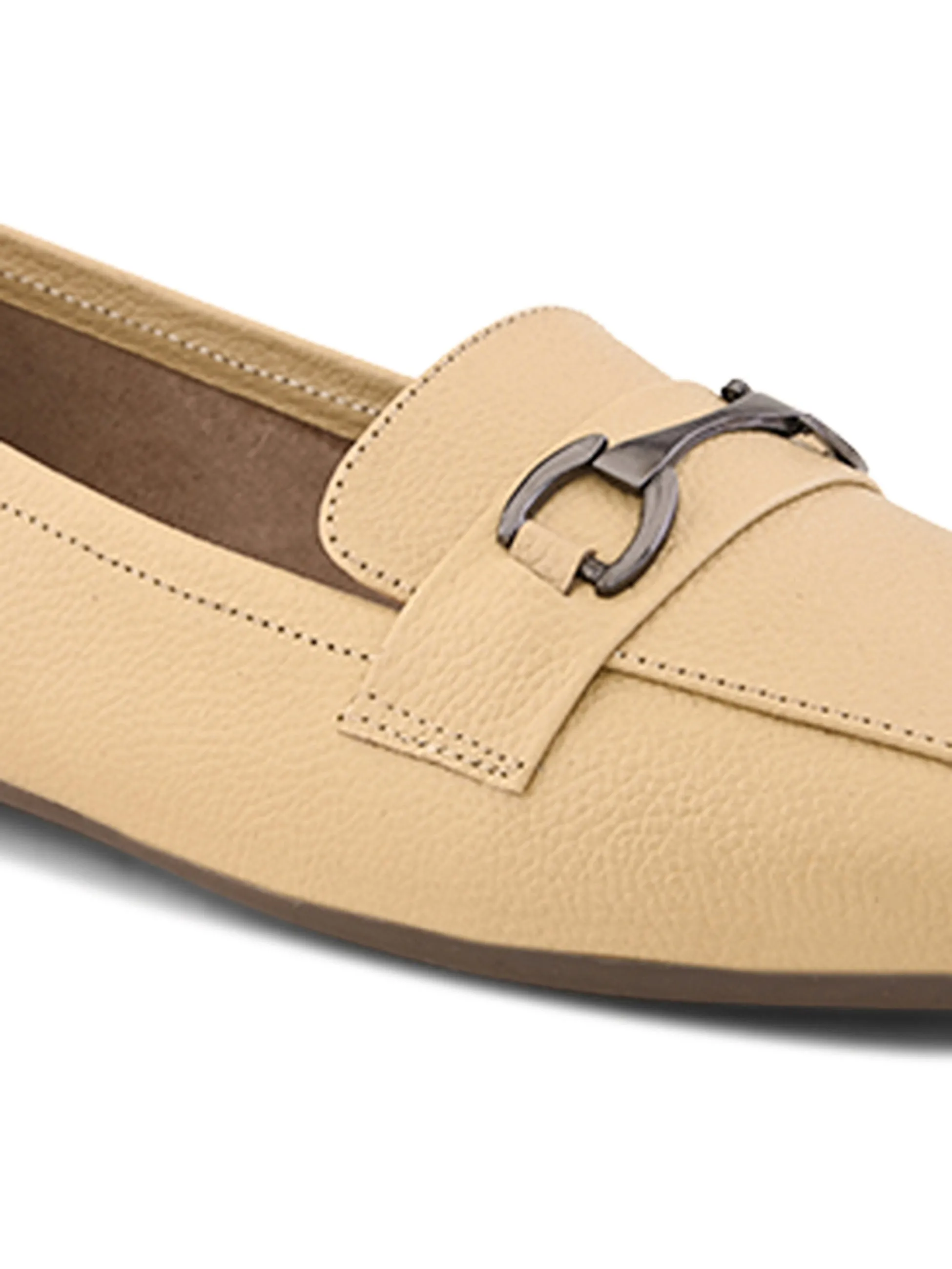 Pelle Albero Female's Cream Leather Flat Ballerina