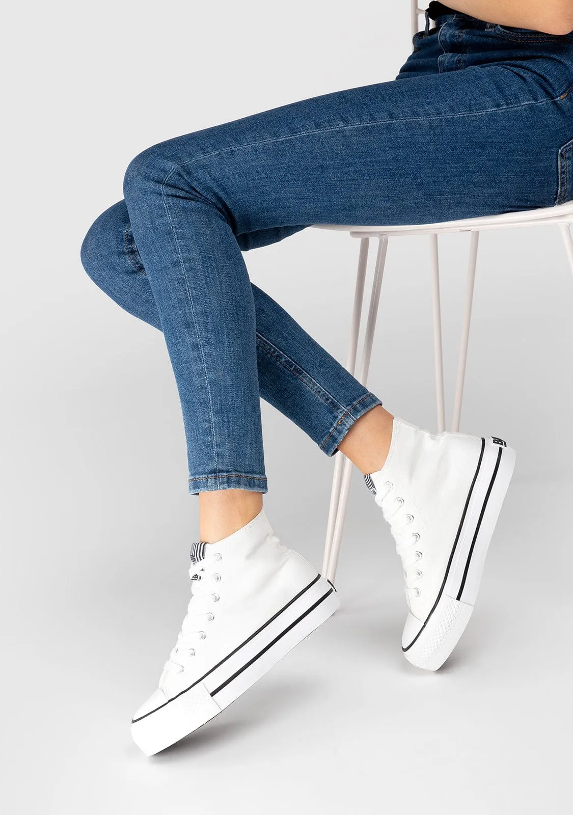 Unisex White Basic Sneakers Canvas B&W