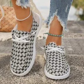 Women's Patterned Fabric Round Toe Lace-Up Flat Casual Shoes 52332577C