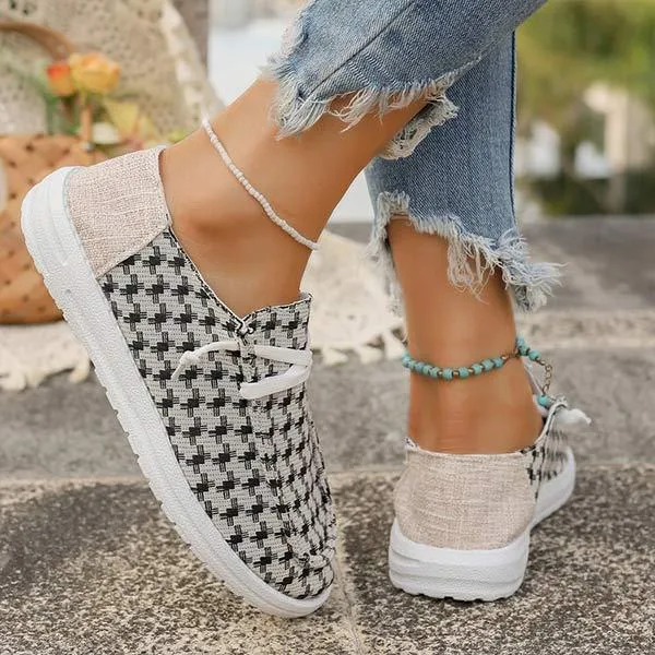 Women's Patterned Fabric Round Toe Lace-Up Flat Casual Shoes 52332577C